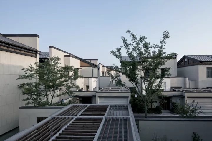 项目中公共空间与私密空间相互嵌套，，空间感受富厚