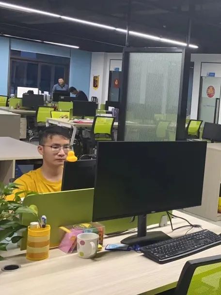 奋战一线丨云顶集团官方网站人的假期这样过