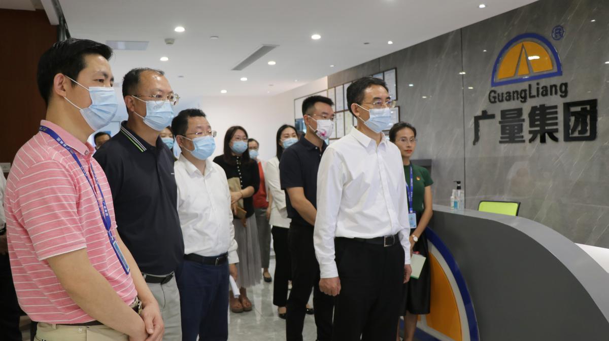 东莞市人大常委会潘新潮副主任莅临云顶集团官方网站集团调研